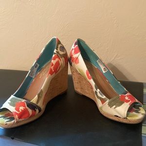 Tom wedge peep toe size 6.5 gently worn